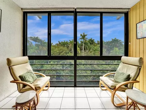 107 Royal Park Dr #4C, Oakland Park, FL 33309