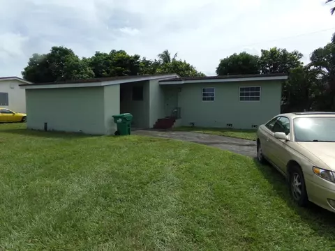 710 NE 178th St, Miami, FL 33162