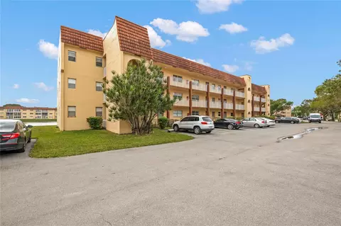 8920 Sunrise Lakes Blvd #306, Sunrise, FL 33322