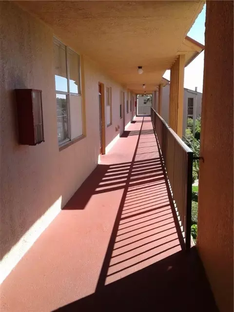 7591 NW 1 St #405, Margate, FL 33063