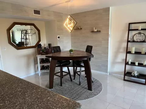 4330 Hillcrest Dr #302, Hollywood, FL 33021