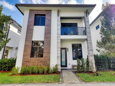 4318 NW 81st Ave, Doral, FL 33166