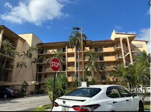 3955 N Nob Hill Rd #310, Sunrise, FL 33351