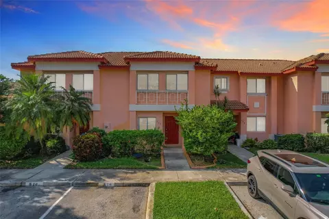524 NW 208 #524, Pembroke Pines, FL 33029