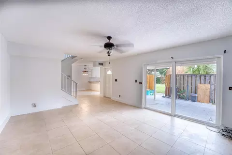 9100 SW 22nd #D2, Davie, FL 33324
