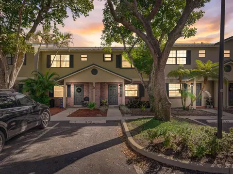 530 Westree #530, Plantation, FL 33324