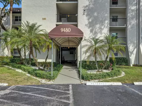 9480 Poinciana Pl #303, Davie, FL 33324