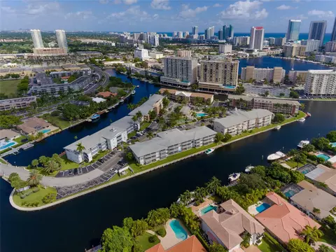 455 Paradise Isle Blvd #302, Hallandale Beach, FL 33009
