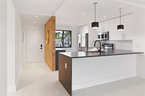 2221 Cypress Is #202, Pompano Beach, FL 33069