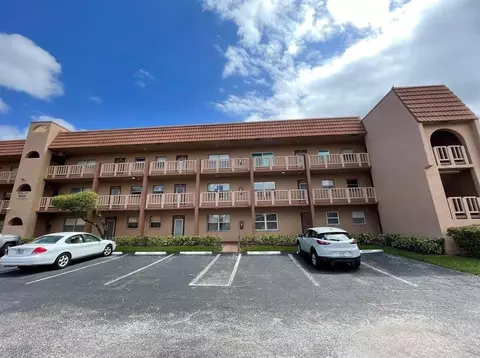 9620 Sunrise Lakes Blvd #112, Sunrise, FL 33322