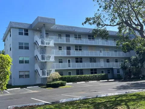 106 Royal Park Dr #2D, Oakland Park, FL 33309