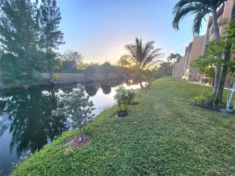 8220 SW 24th St #4301, North Lauderdale, FL 33068