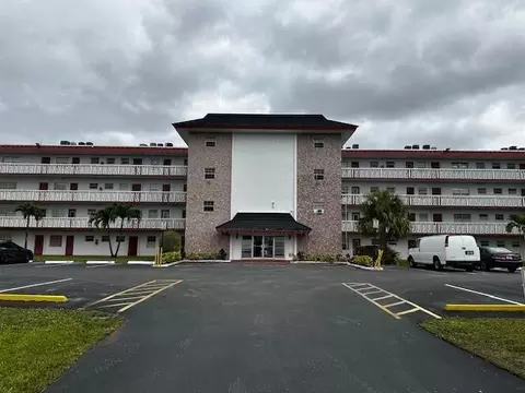 4140 NW 44th #407, Lauderdale Lakes, FL 33319