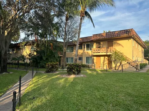 2531 NW 39th Ter #102, Lauderdale Lakes, FL 33311