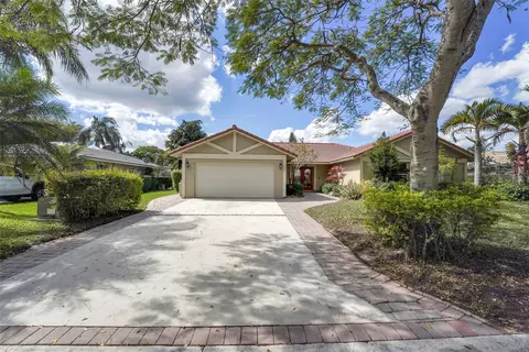 1046 NW 108th Ln, Coral Springs, FL 33071