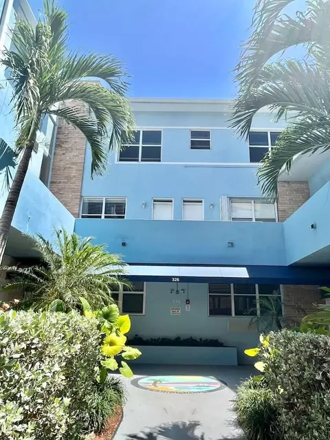 326 Harrison St #203A, Hollywood, FL 33019