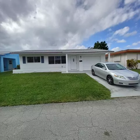 4909 NW 44 Ave, Tamarac, FL 33321