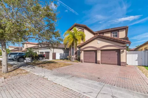 8851 NW 181st St, Miami Lakes, FL 33018