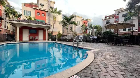 1033 NE 17 Way #1802, Fort Lauderdale, FL 33304