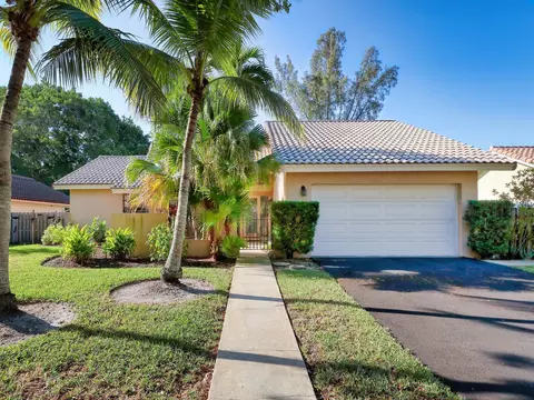 8912 Escondido Way, Boca Raton, FL 33433