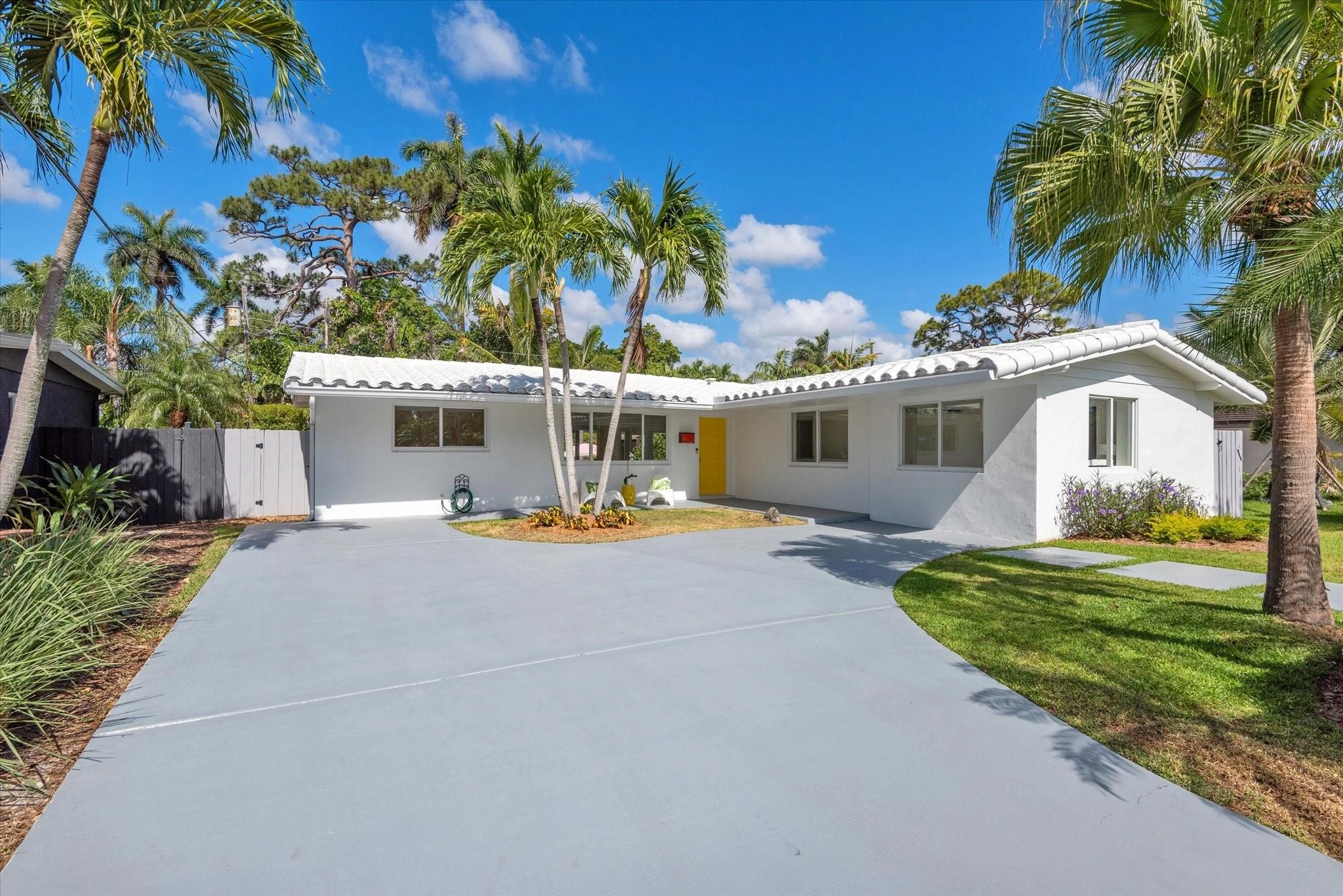 1913 N Victoria Park Rd  