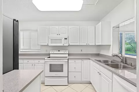 2805 SW 22nd Ave #108, Delray Beach, FL 33445
