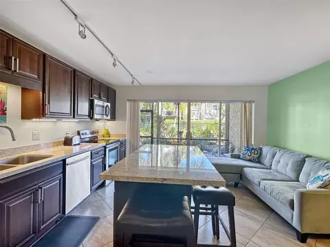 5240 NE 6th Ave #E26, Oakland Park, FL 33334