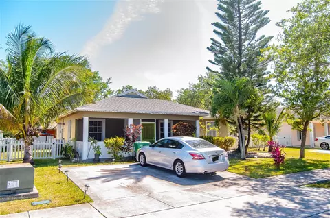 2116 NW 69th St, Miami, FL 33147