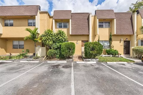 5617 Blueberry Ct #149, Lauderhill, FL 33313