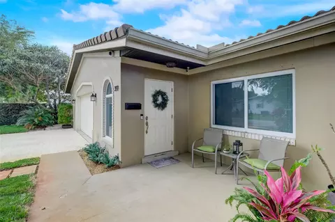 399 SE 14th St, Deerfield Beach, FL 33441