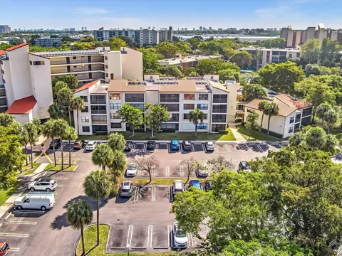 2306 S Cypress Bend Dr #416, Pompano Beach, FL 33069