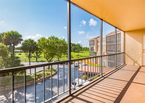3900 N Hills Dr #302, Hollywood, FL 33021