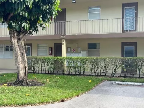 7310 NW 1st St #206, Margate, FL 33063