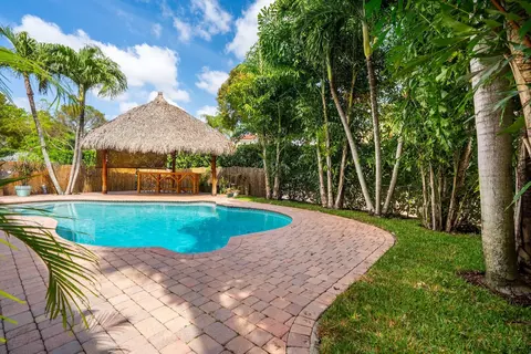 584 NW 87th Ter, Coral Springs, FL 33071