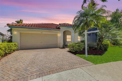 1090 Fairfield Mdws, Weston, FL 33327