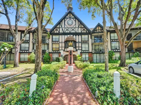 3730 Inverrary Dr #2B, Lauderhill, FL 33319