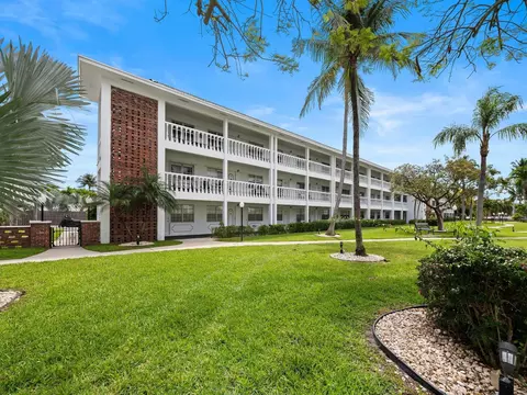2455 NE 51st St #E-217, Fort Lauderdale, FL 33308