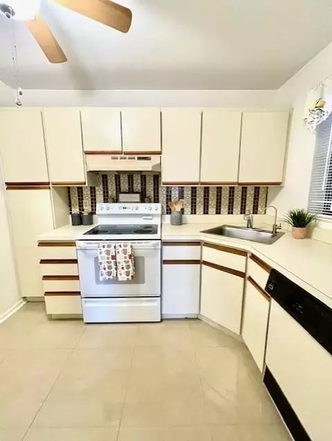 3877 Cocoplum Cir #3502, Coconut Creek, FL 33063