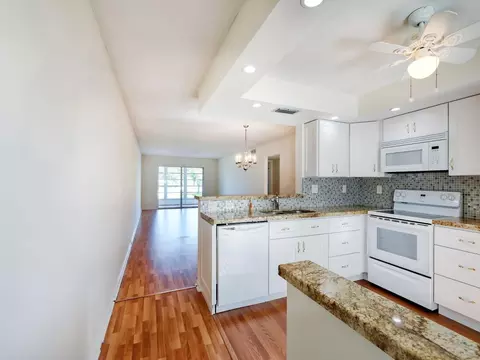 4702 Martinique Dr #G3, Coconut Creek, FL 33066