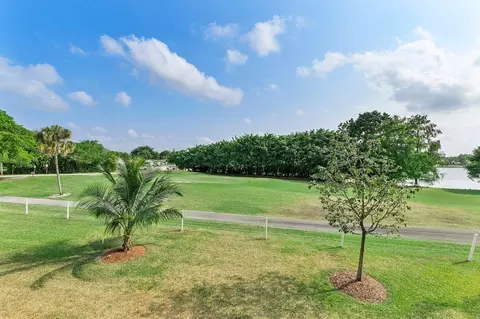 8822 W Mcnab Rd #201, Tamarac, FL 33321
