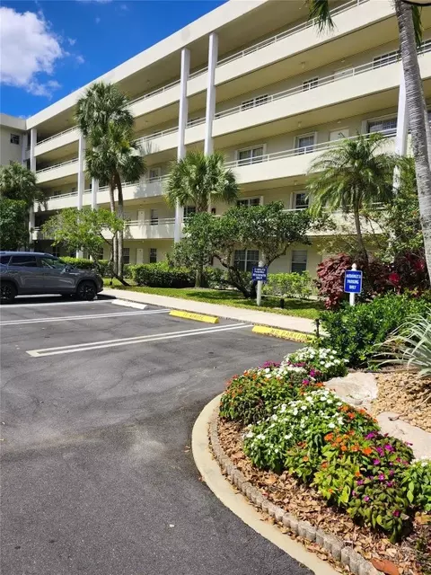 805 Cypress Blvd #307, Pompano Beach, FL 33069
