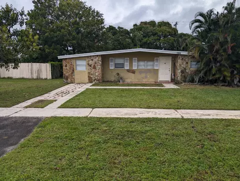 11845 Balsam Dr, Royal Palm Beach, FL 33411