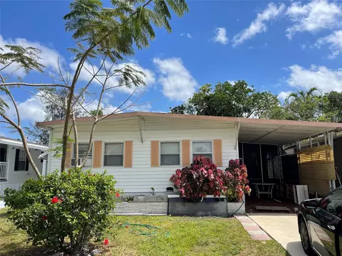 8510 SW 23rd Pl, Davie, FL 33324