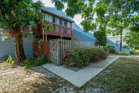 27 Crossings Cir #G, Boynton Beach, FL 33435