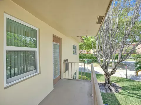 7410 NW 1st St #208, Margate, FL 33063