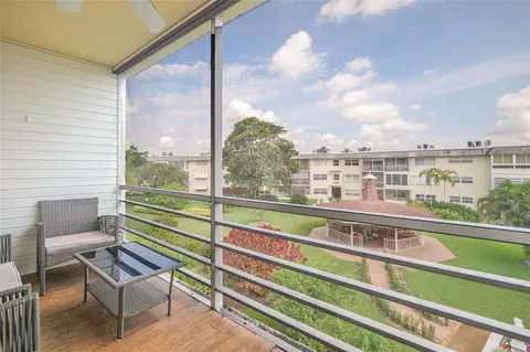 4331 NW 16th St #306-D, Lauderhill, FL 33313