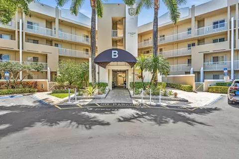7739 Granville Dr #208, Tamarac, FL 33321