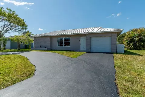 9206 NW 73rd St, Tamarac, FL 33321