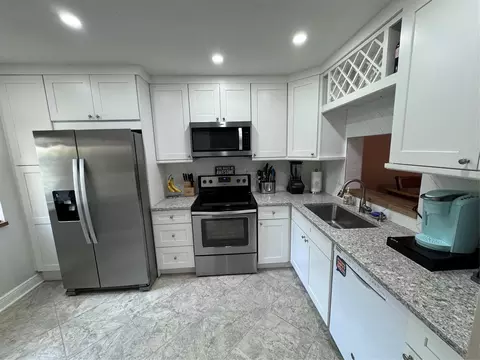 3789 Carambola Cir #2808, Coconut Creek, FL 33066
