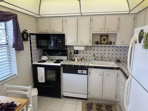 7905 NW 5th Ct #202, Margate, FL 33063